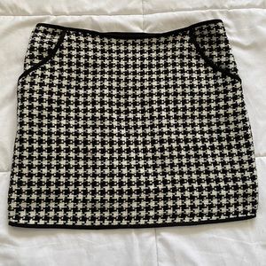 Forever 21 Black/White Houndstooth Skirt Medium